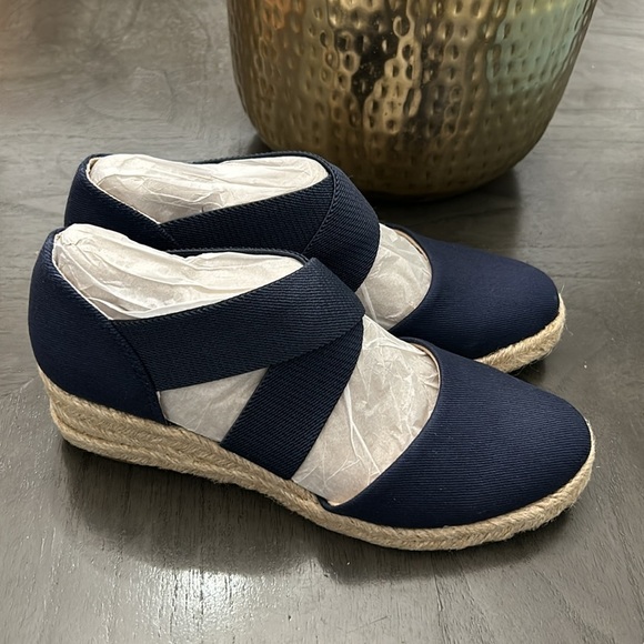 LIFESTRIDE Womens Keaton Round Toe Wedge Slip On Espadrille Shoes (WIDE) - Picture 5 of 8